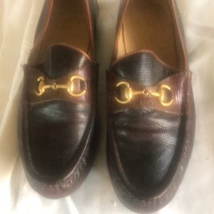 Women’s Gucci loafers gently worn, in very good shape. Do not have a dust bag